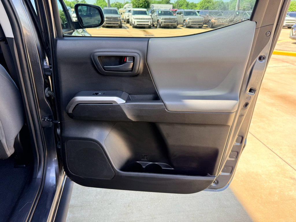 Used 2022 Toyota Tacoma SR5 RWD image 23