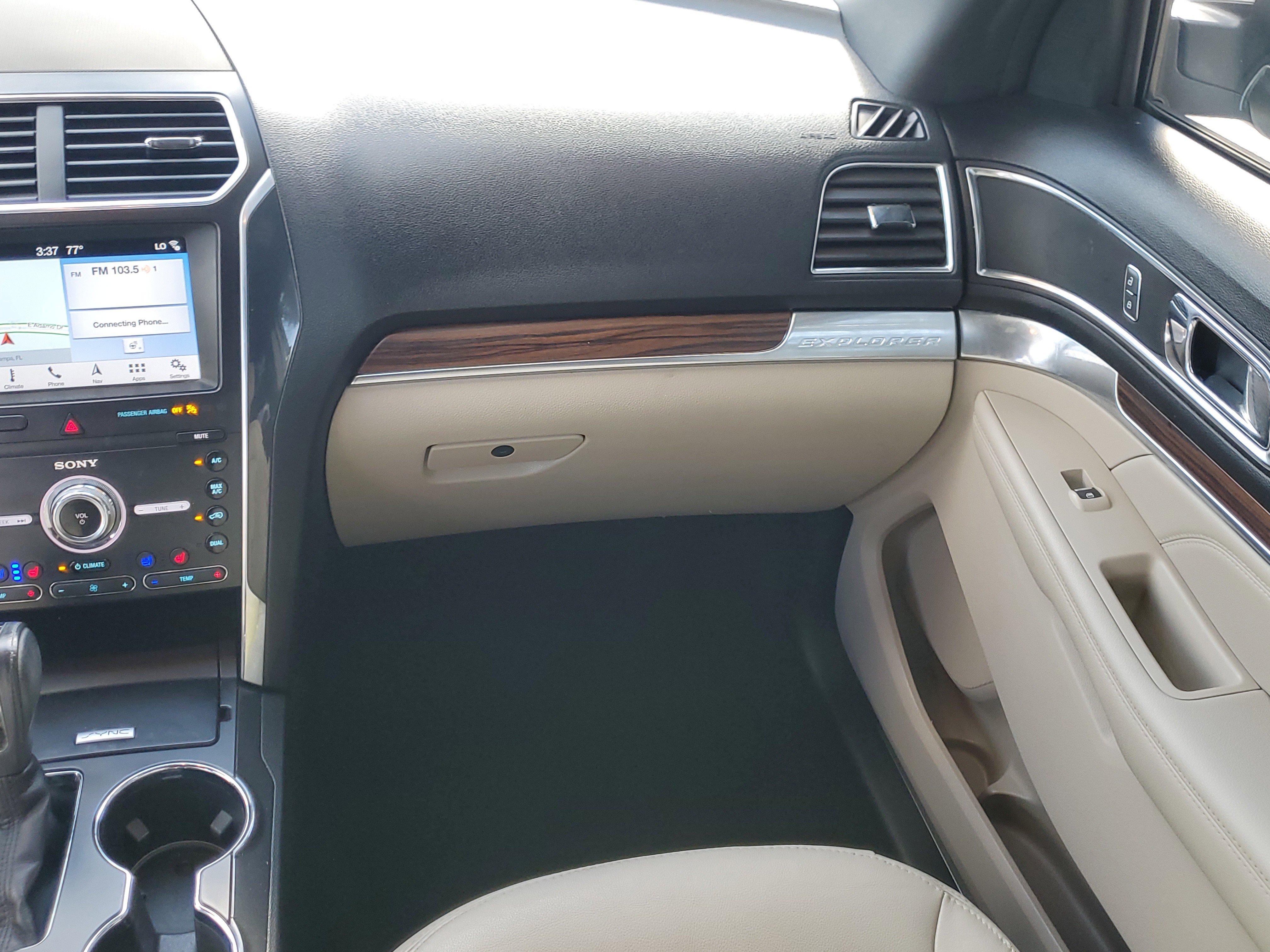 Used 2019 Ford Explorer Limited w/ Class III Trailer Tow Package image 18