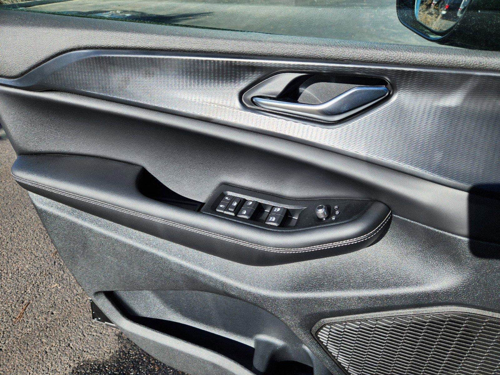 New 2025 Jeep Grand Cherokee Altitude image 10