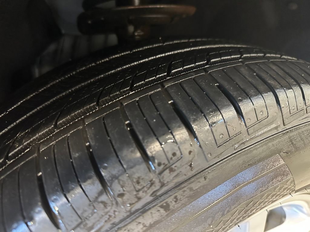 Used 2023 Ford Explorer XLT image 11