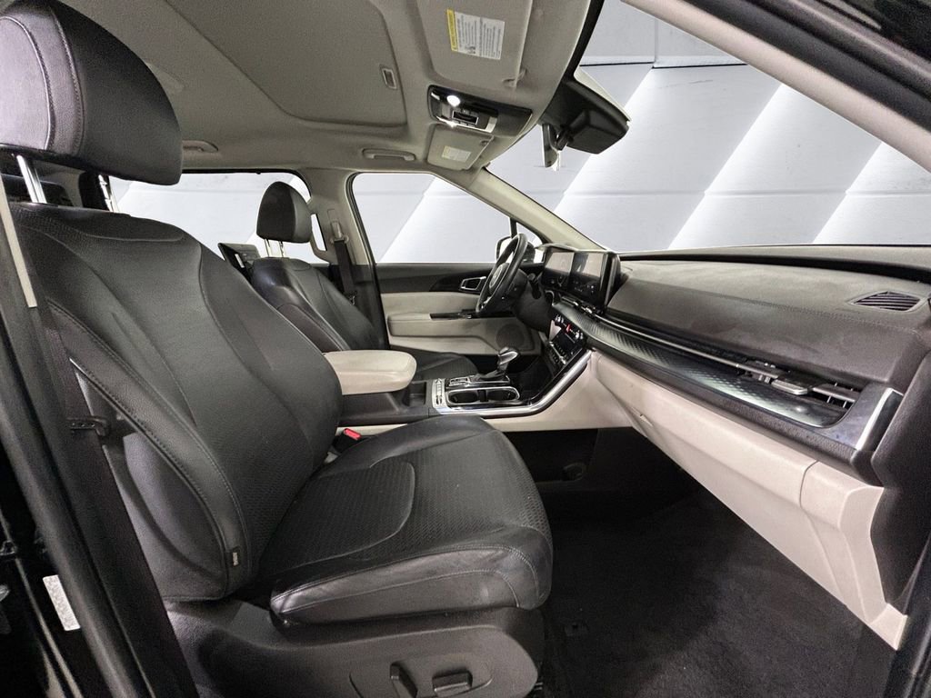 Used 2022 Kia Carnival SX Prestige image 13