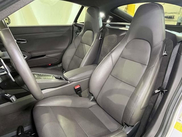 Certified 2025 Porsche 718 Cayman image 5