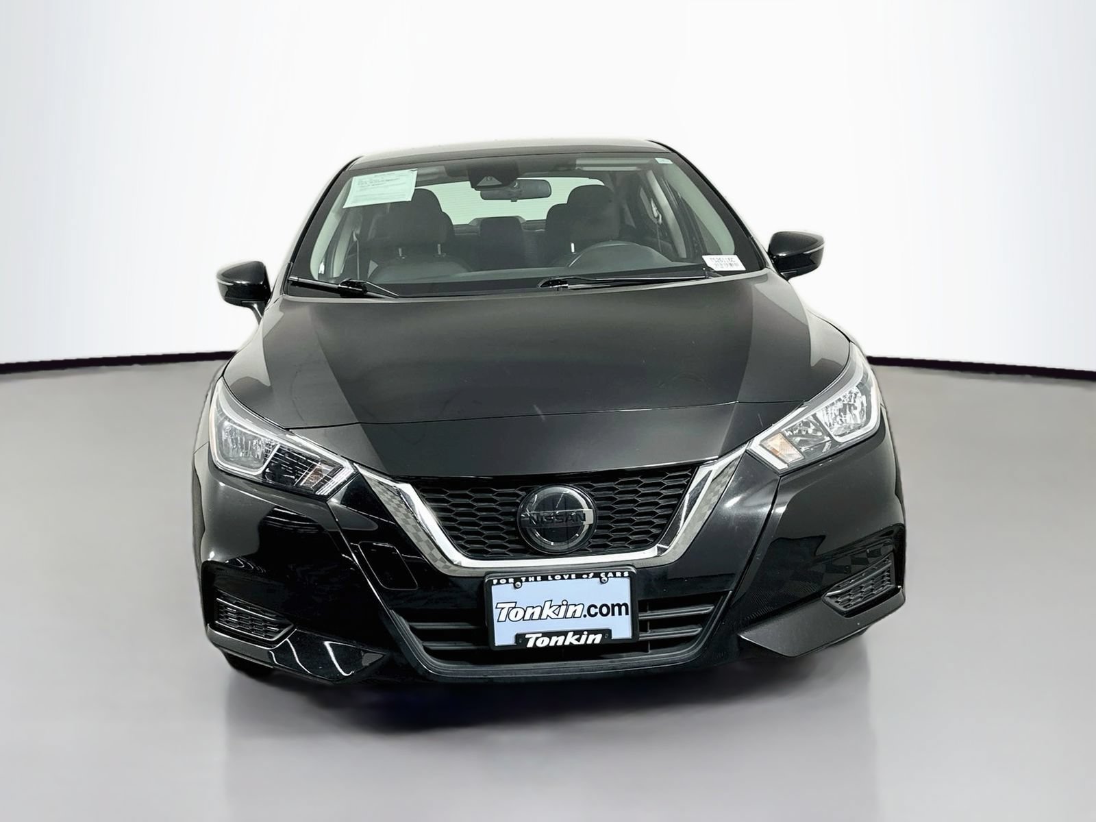Used 2021 Nissan Versa SV FWD image 2