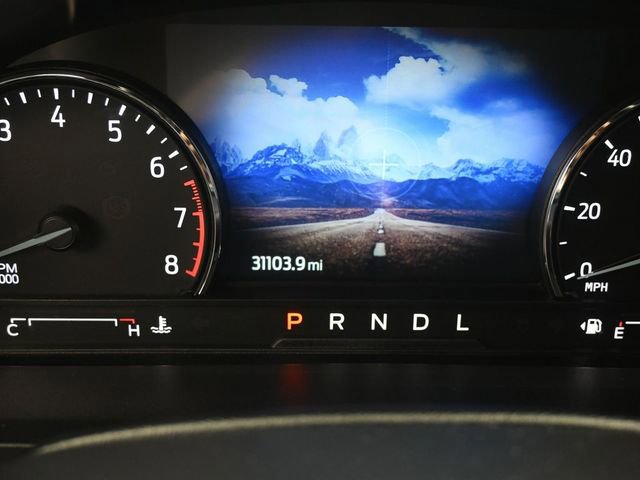 Used 2022 Ford Explorer XLT w/ Equipment Group 202A image 5