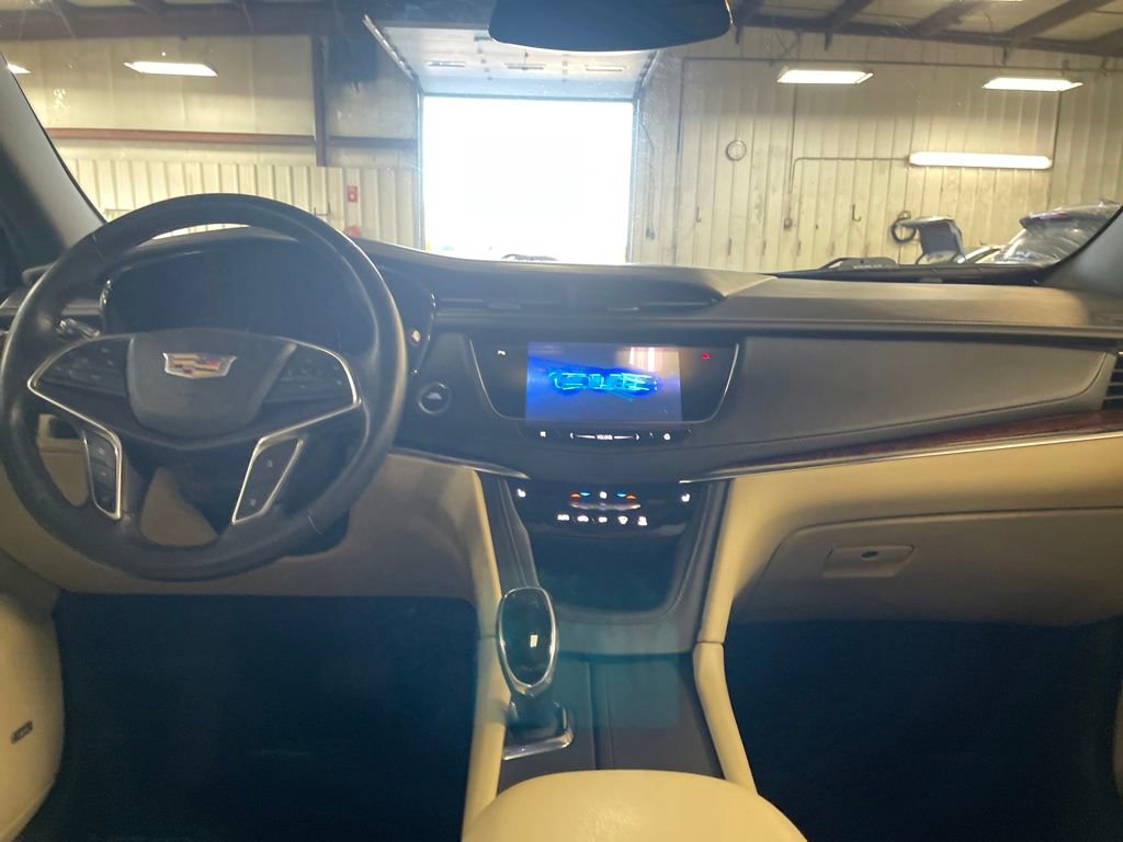 Used 2017 Cadillac XT5 Luxury w/ Driver Awareness Package image 13