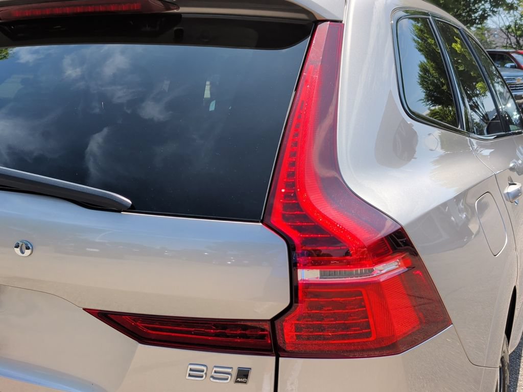 Used 2025 Volvo XC60 B5 Plus AWD/4WD image 43