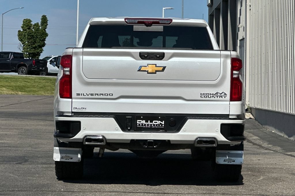 Used 2024 Chevrolet Silverado 1500 High Country w/ Technology Package AWD/4WD image 8