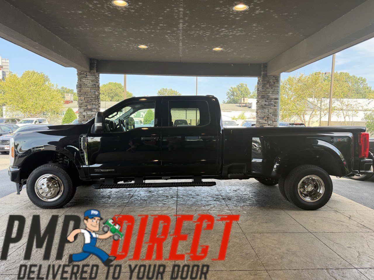 Used 2023 Ford F350 XLT AWD/4WD image 10
