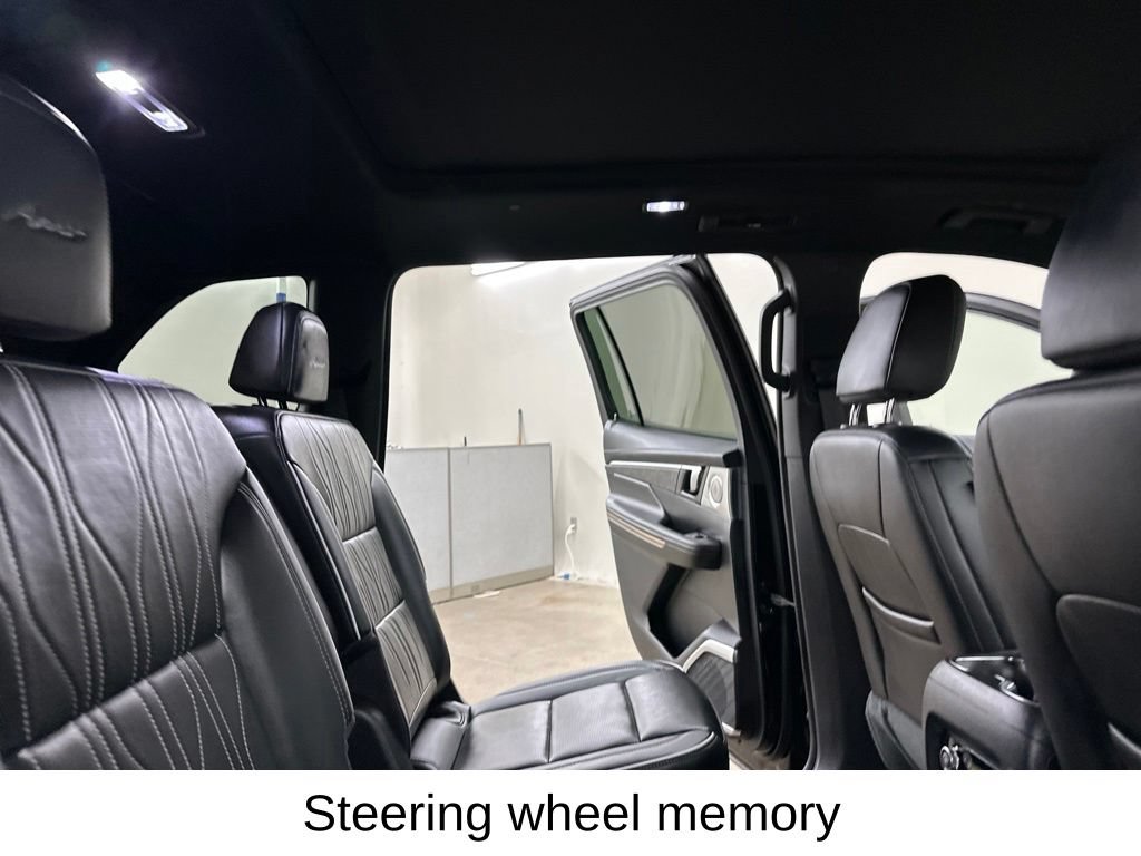 Used 2025 Buick Enclave Avenir w/ Super Cruise Package AWD/4WD image 29