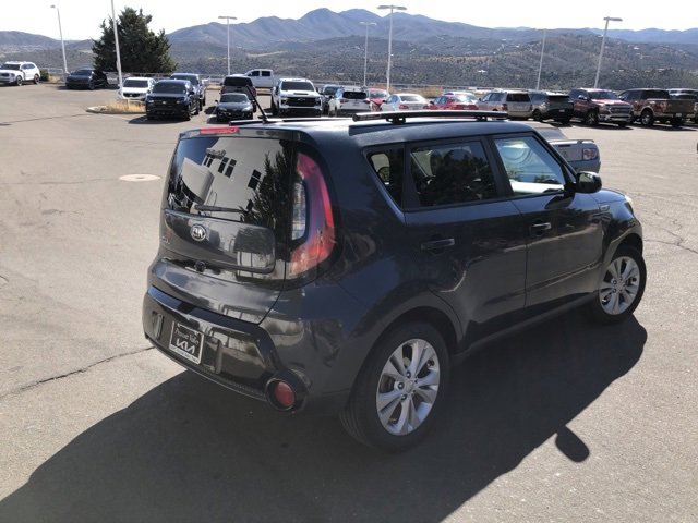 Used 2016 Kia Soul + image 9