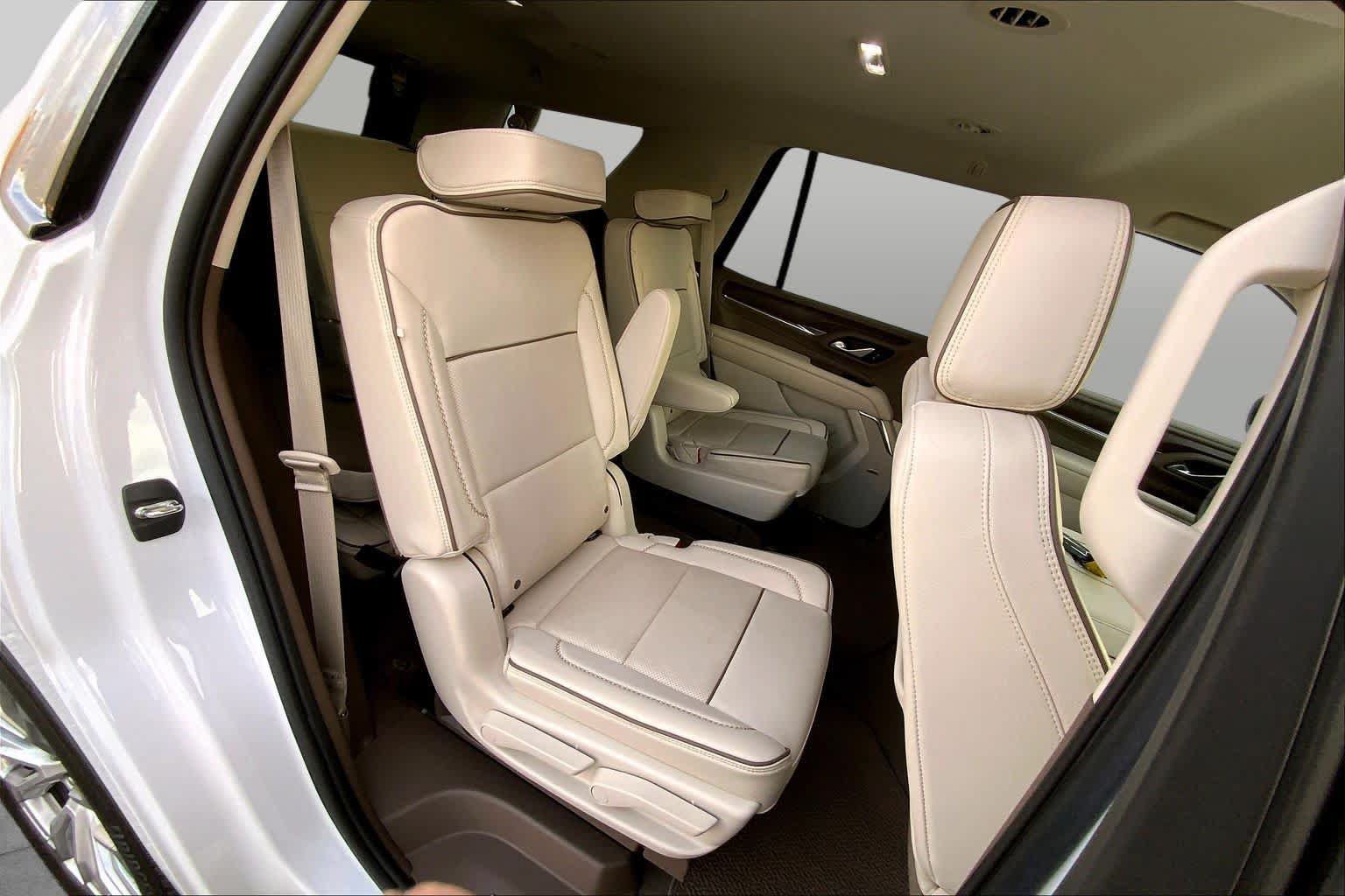 Used 2022 GMC Yukon Denali RWD image 16