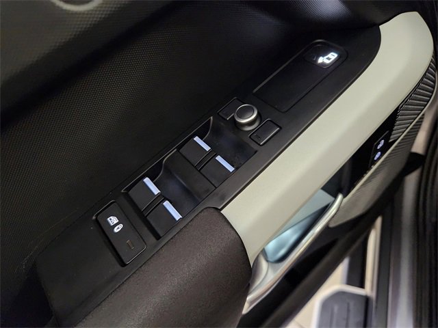 Used 2021 Land Rover Defender 110 image 22