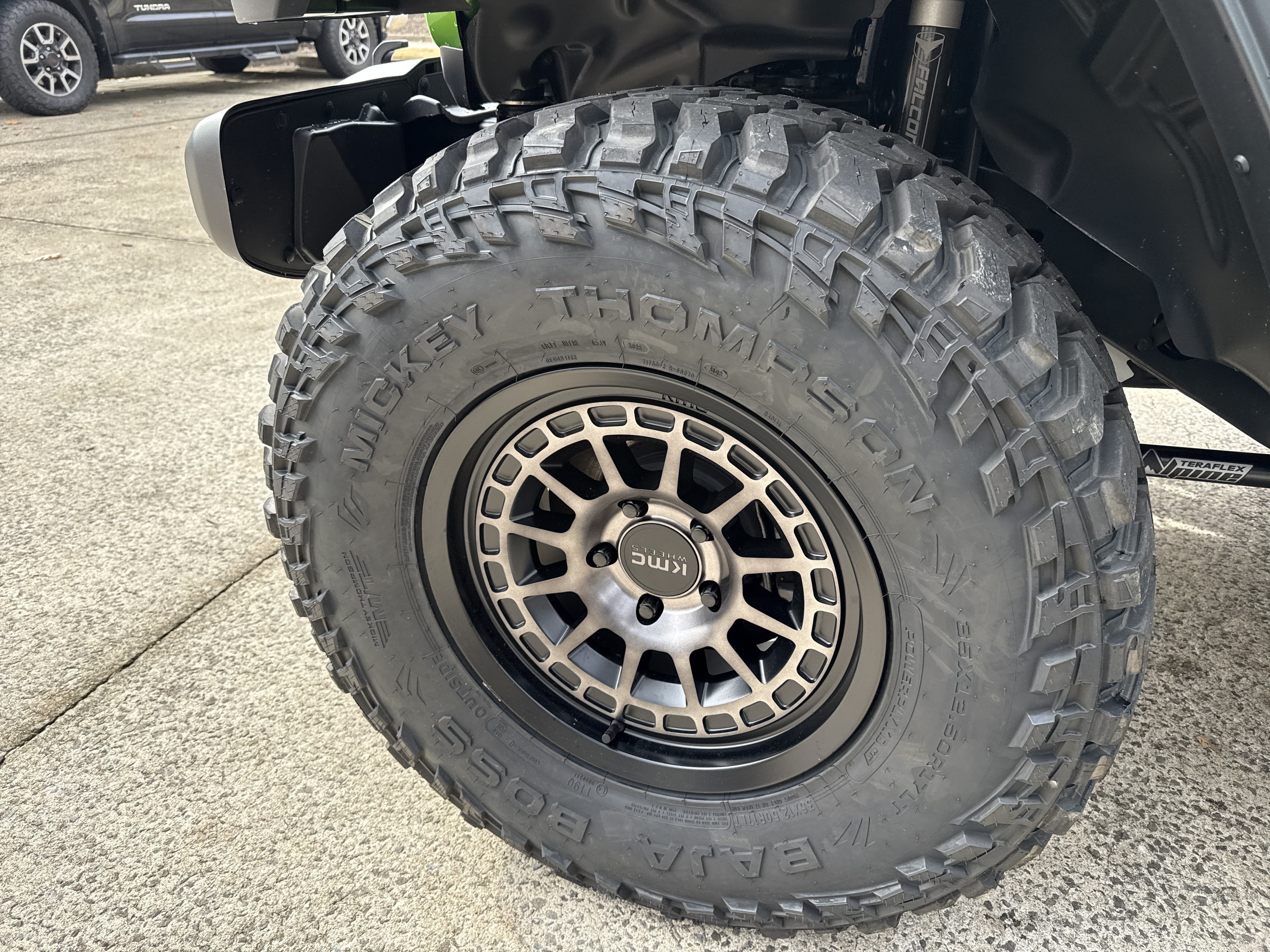 New 2025 Jeep Gladiator Sport w/ Premium Package AWD/4WD image 12