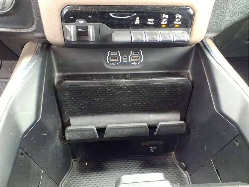Used 2022 RAM 1500 Laramie AWD/4WD image 13
