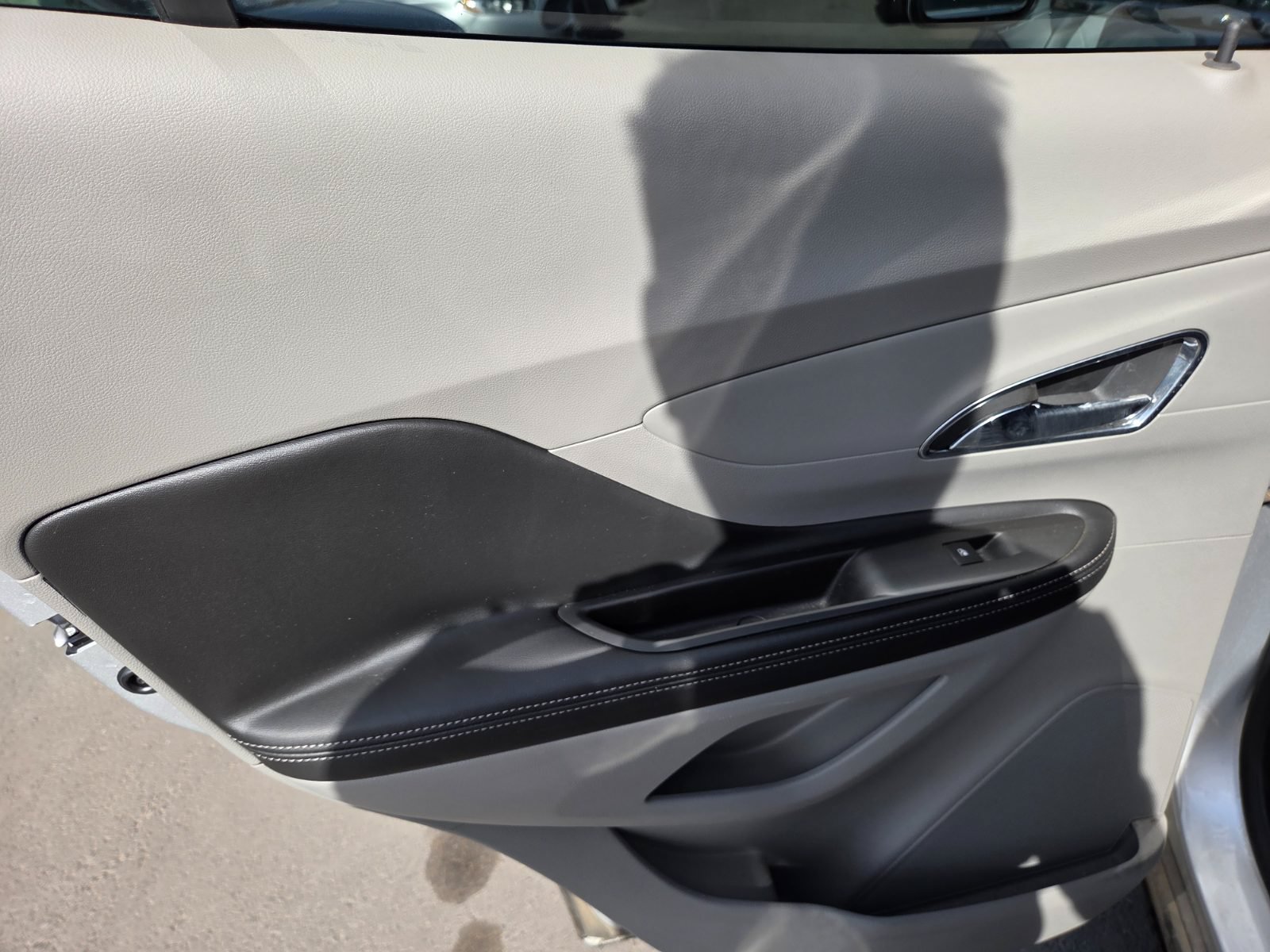 Used 2013 Buick Encore FWD image 9