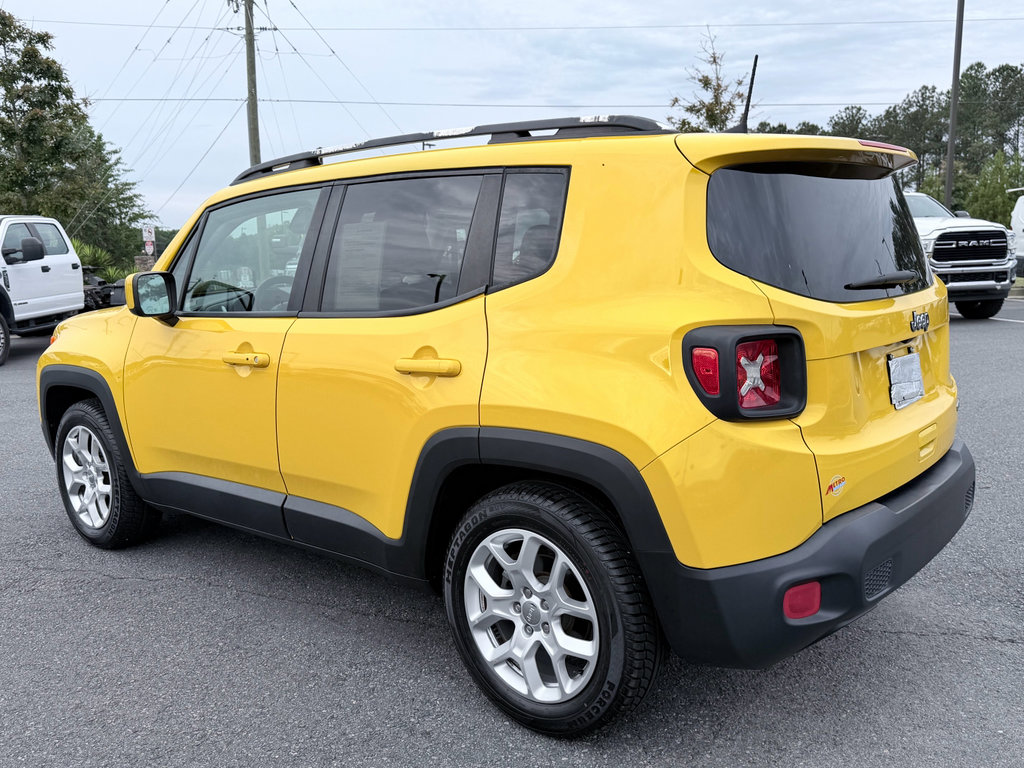 Used 2018 Jeep Renegade Latitude w/ Cold Weather Group FWD image 7