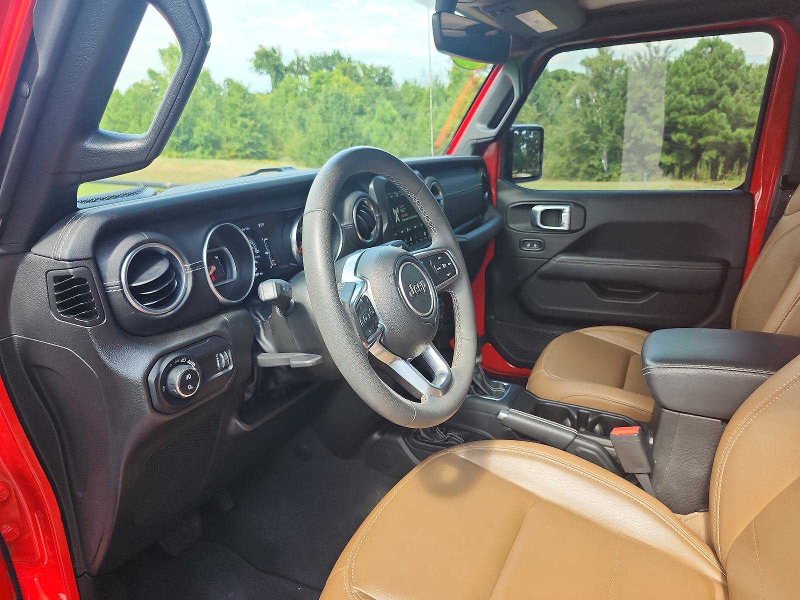 Used 2023 Jeep Gladiator Overland w/ Popular Equipment Package AWD/4WD image 13