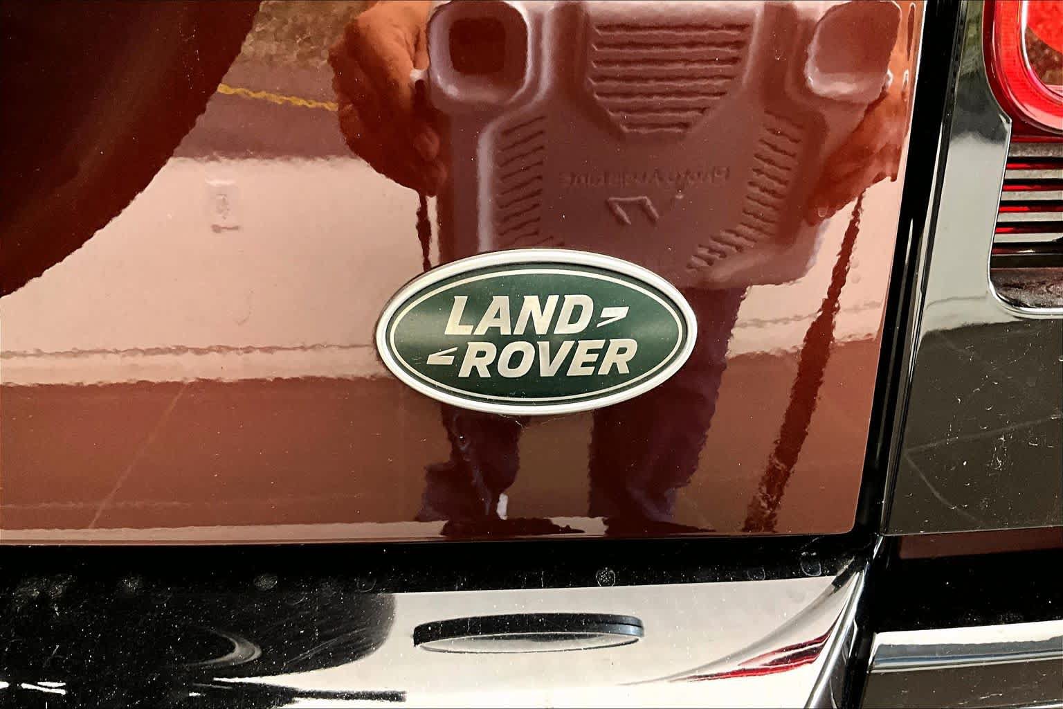 Used 2023 Land Rover Defender 130 X-Dynamic SE AWD/4WD image 10