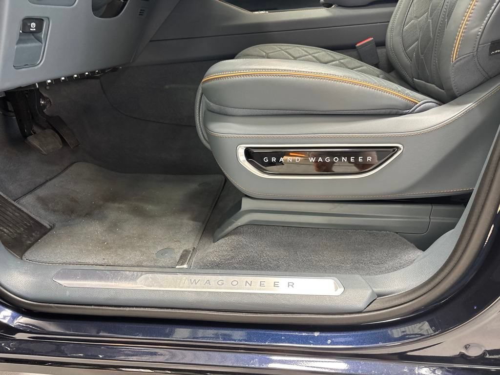 New 2024 Jeep Grand Wagoneer L Series III w/ Rear Seat Video Group 1 AWD/4WD image 19