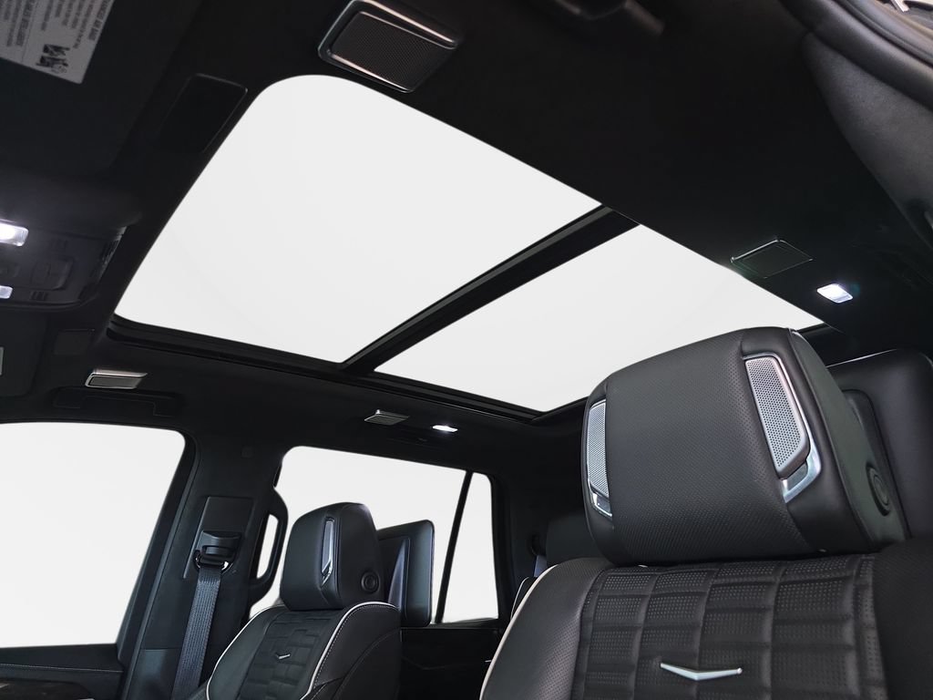 Used 2023 Cadillac Escalade Sport Platinum w/ LPO, ONYX Package AWD/4WD image 29