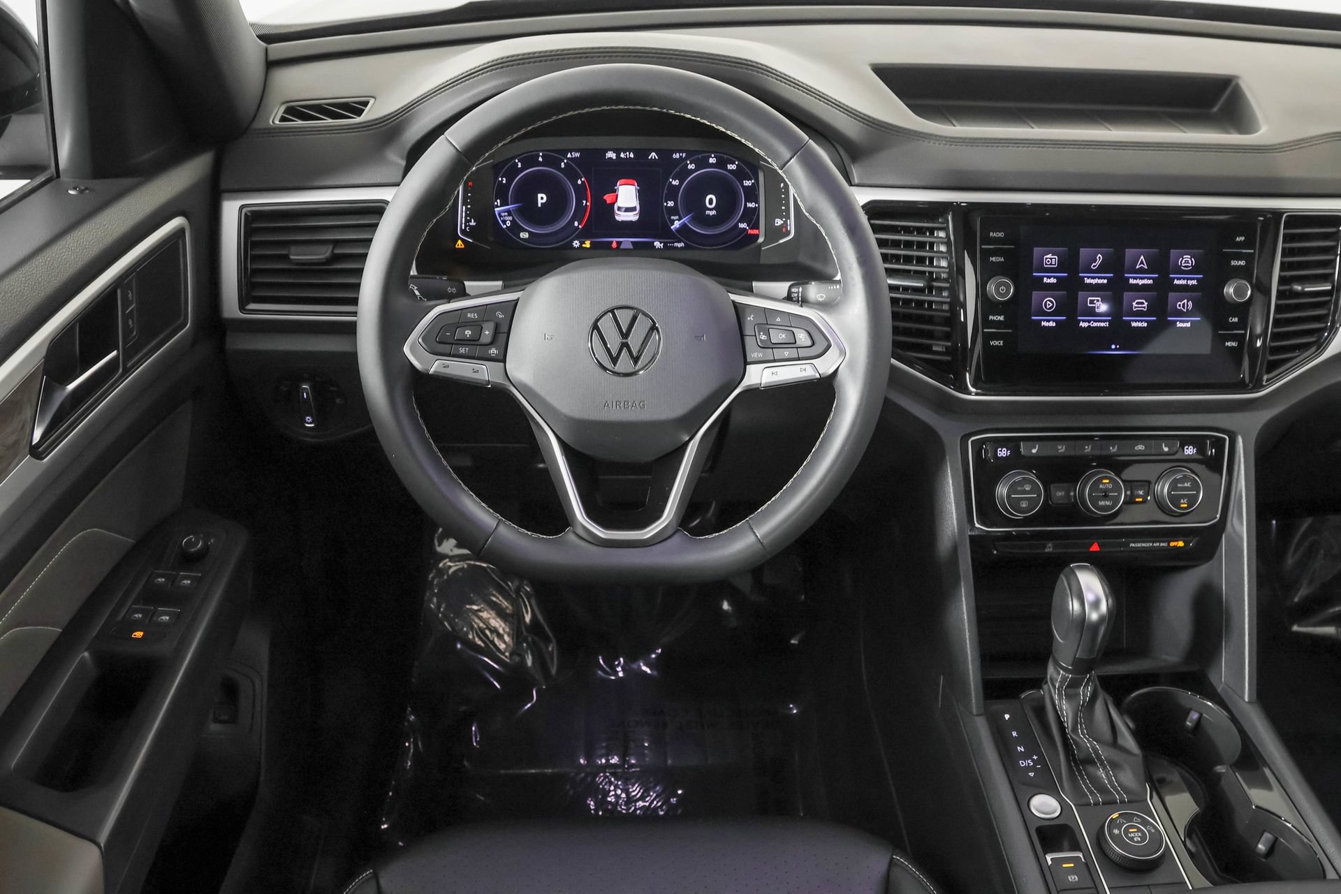 Certified 2023 Volkswagen Atlas Cross Sport SE w/ Panoramic Sunroof Package AWD/4WD image 38