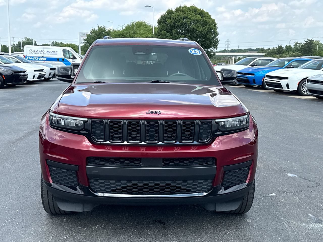 Used 2023 Jeep Grand Cherokee L Laredo AWD/4WD image 8