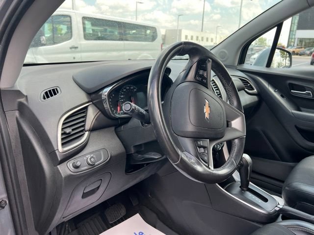Used 2020 Chevrolet Trax LT w/ Driver Confidence Package FWD image 9