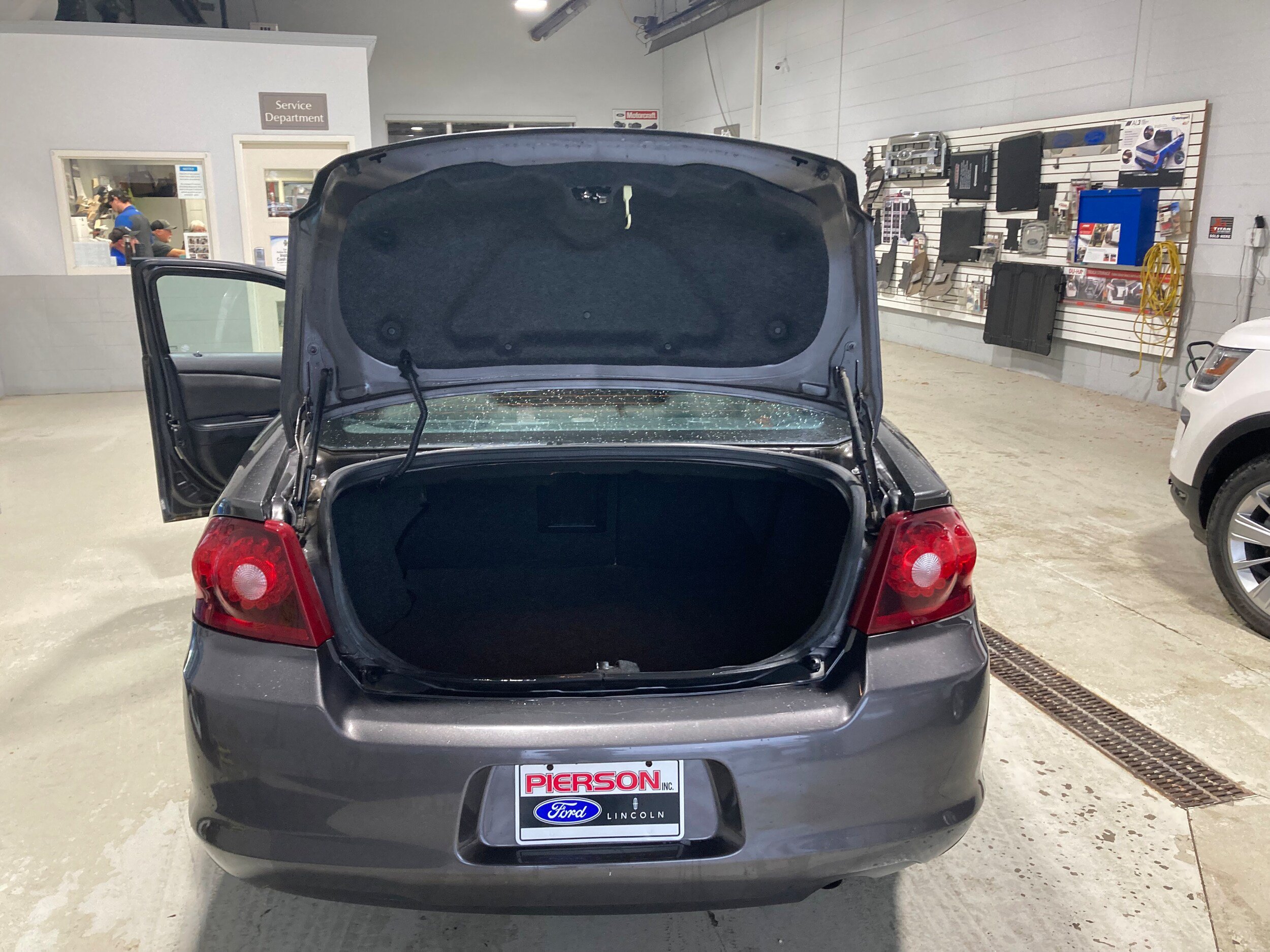 Used 2014 Dodge Avenger SE FWD image 17
