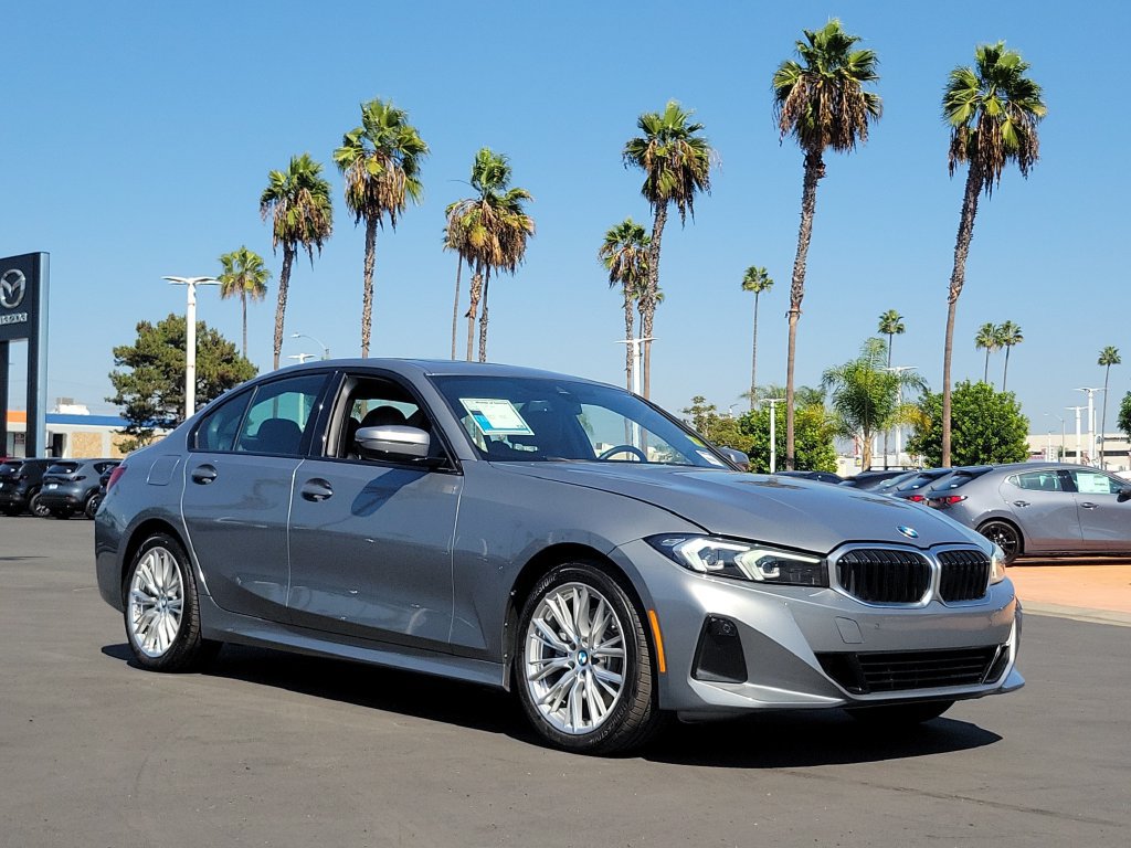 Used 2023 BMW 330i Sedan w/ Driving Assistance Package RWD image 34