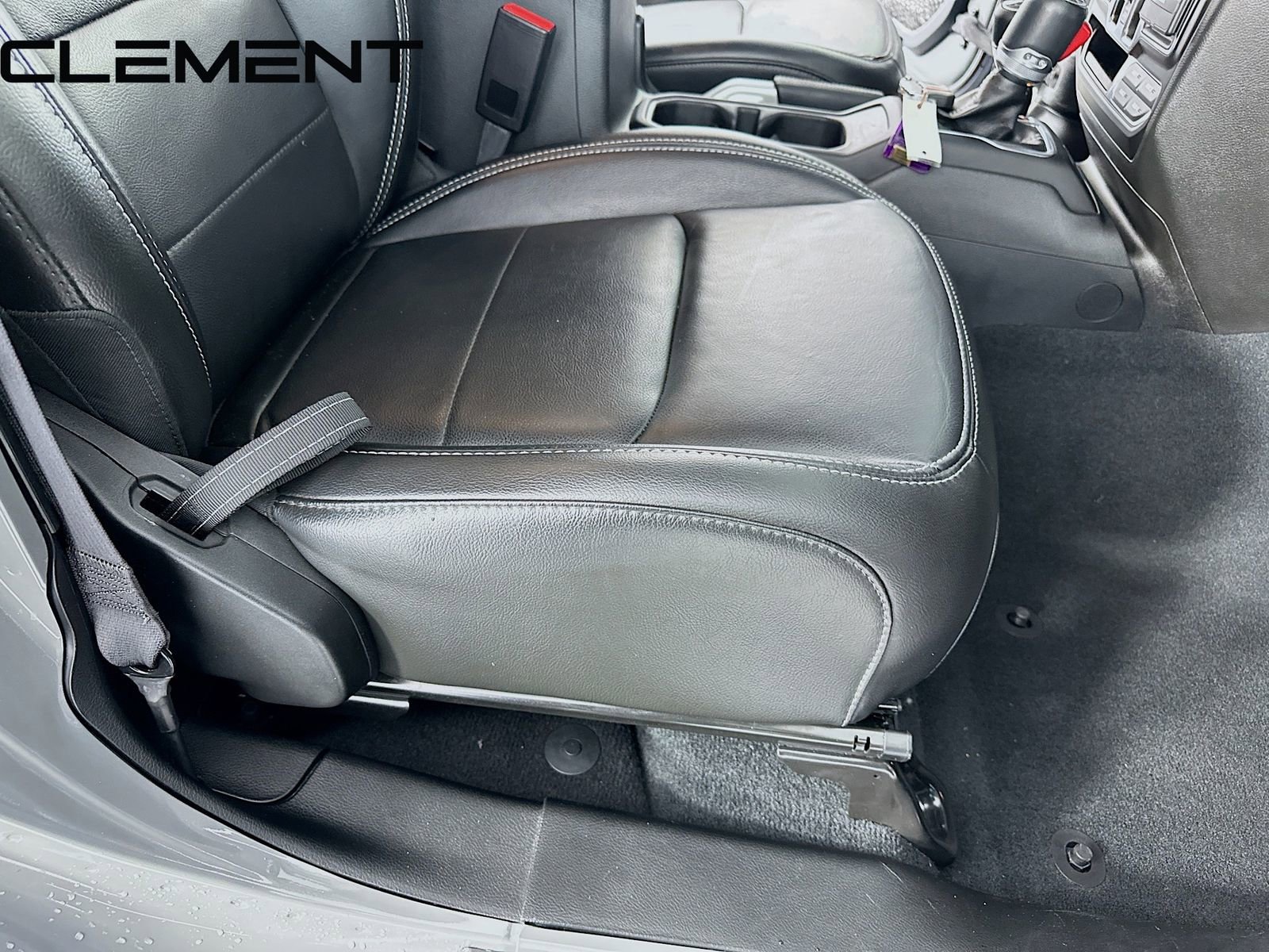 Used 2022 Jeep Wrangler Unlimited Sahara w/ Cold Weather Group image 33