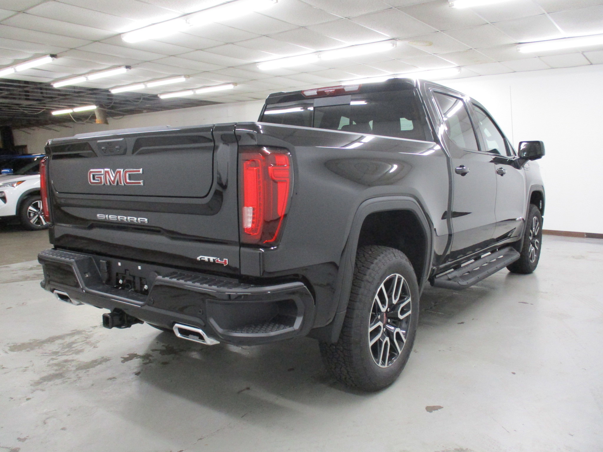 New 2026 GMC Sierra 1500 AT4 w/ AT4 Premium Package image 9