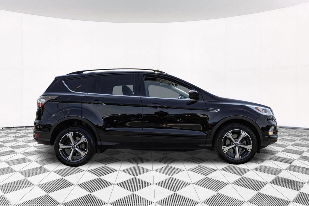 Used 2017 Ford Escape SE w/ Equipment Group 201A AWD/4WD image 12