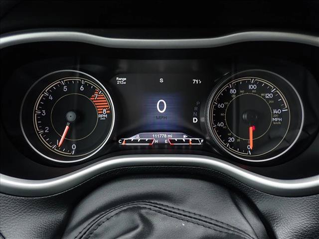 Used 2016 Jeep Cherokee Trailhawk AWD/4WD image 24