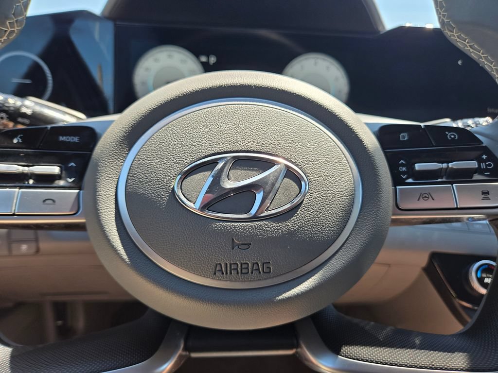 Used 2023 Hyundai Elantra SEL w/ Convenience Package FWD image 23