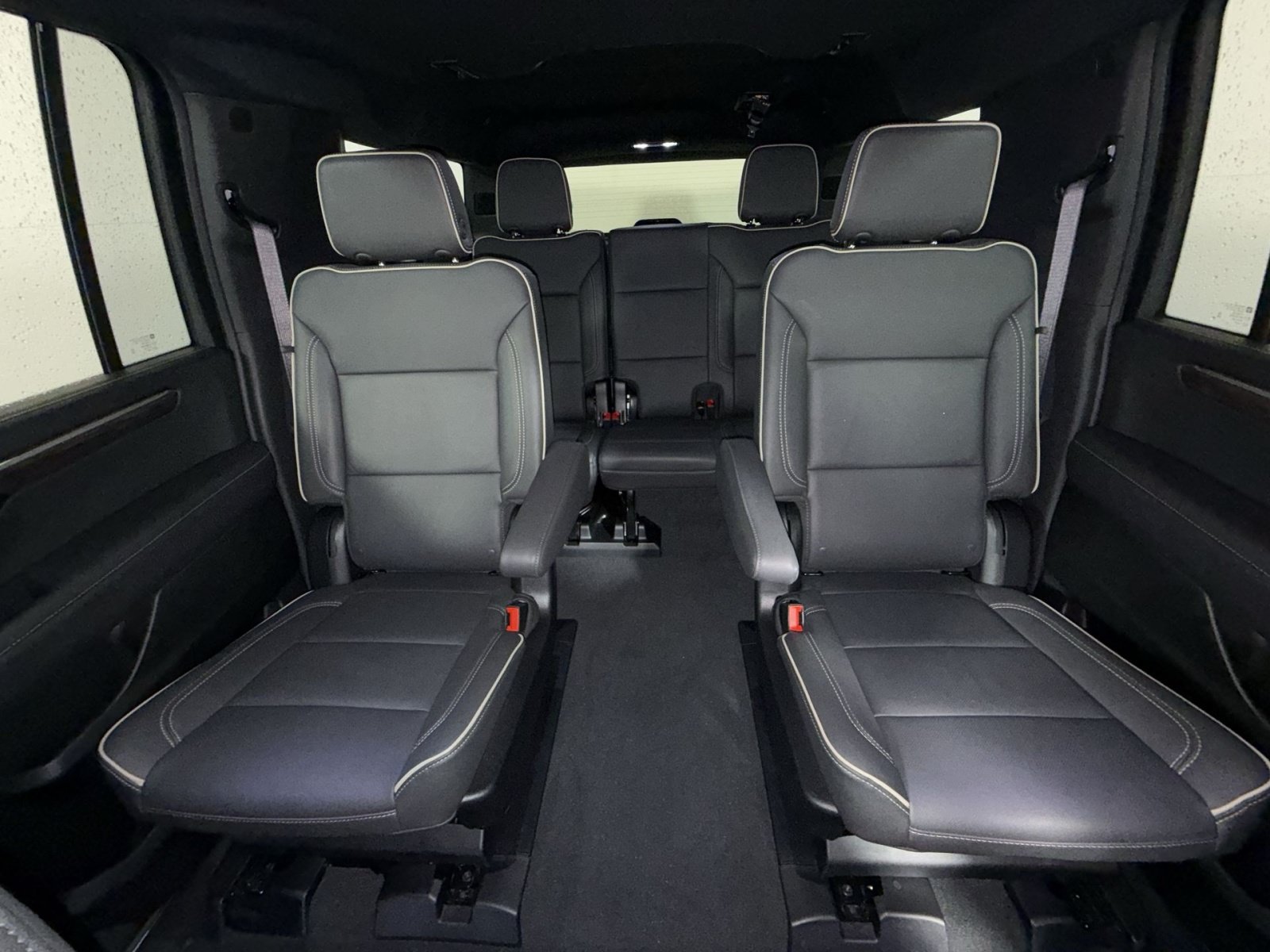 New 2026 Chevrolet Suburban Premier AWD/4WD image 25