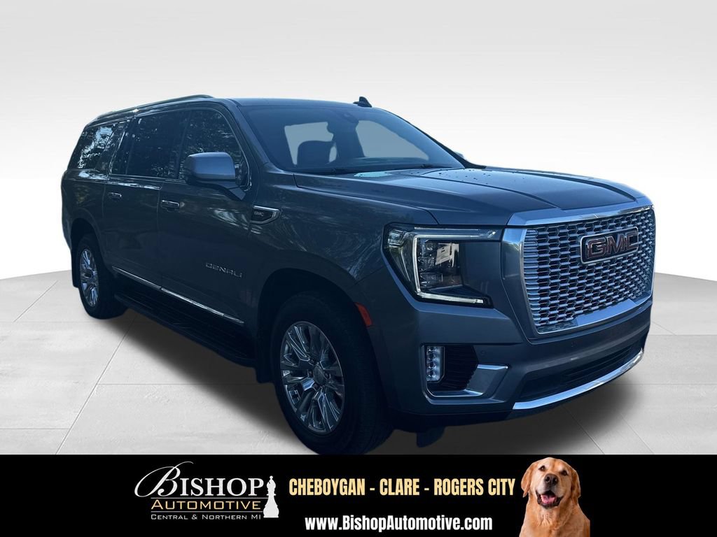 Used 2022 GMC Yukon XL Denali w/ Advanced Technology Package AWD/4WD image 13