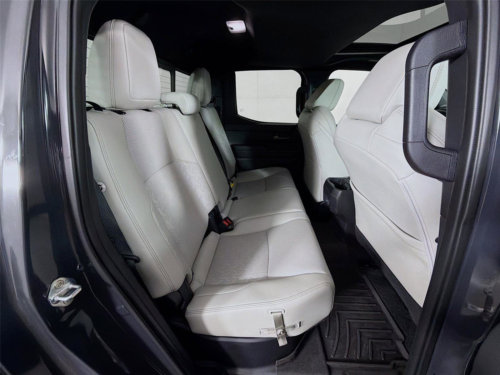 Used 2024 Toyota Tacoma Limited w/ Limited Package (LT) image 26