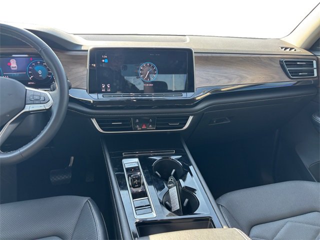 Used 2024 Volkswagen Atlas SE image 11