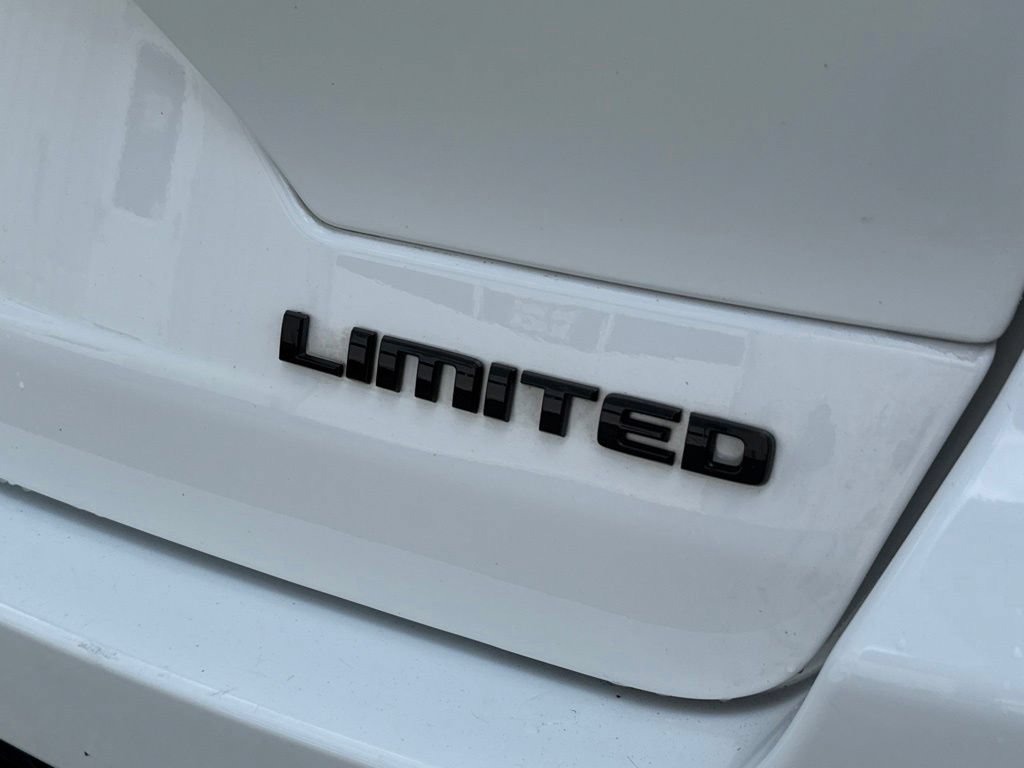 Used 2023 Jeep Grand Cherokee Limited w/ Luxury Tech Group II AWD/4WD image 10