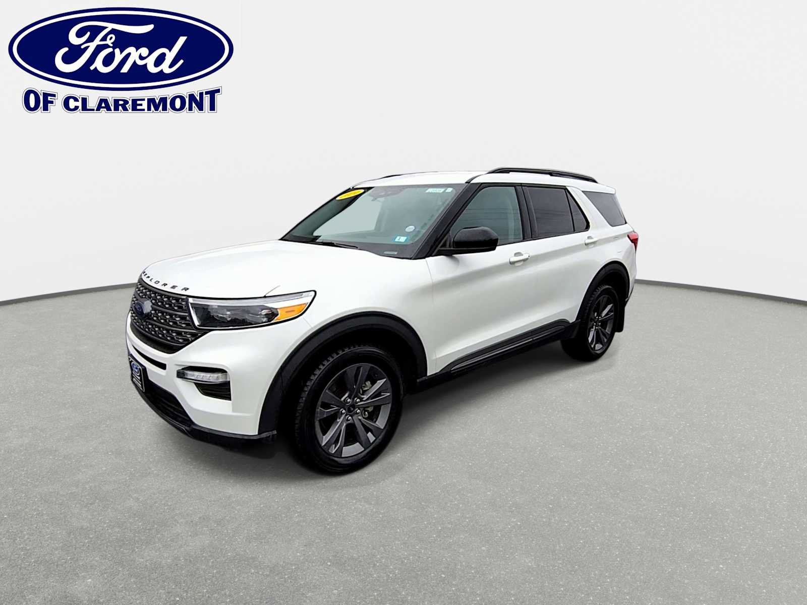 Used 2024 Ford Explorer XLT w/ Equipment Group 202A AWD/4WD image 4
