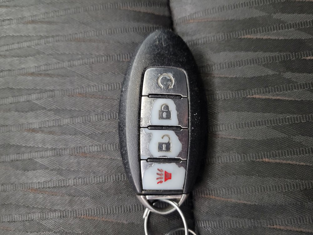 Used 2017 Nissan Rogue SV AWD/4WD image 32