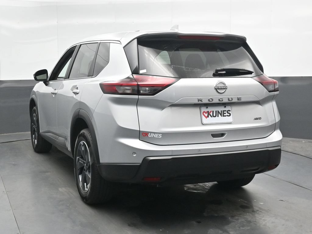 Used 2025 Nissan Rogue SV AWD/4WD image 11