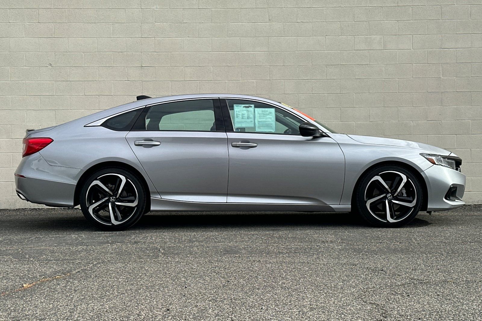 Used 2022 Honda Accord Sport image 3