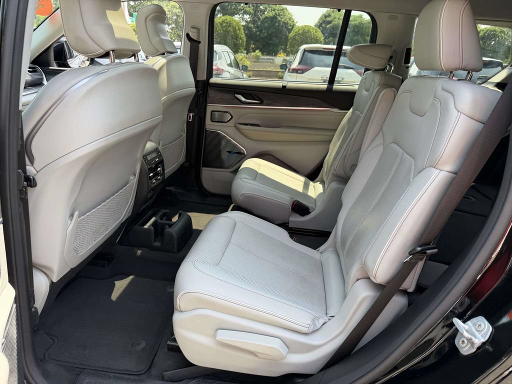Certified 2021 Jeep Grand Cherokee L Overland w/ Luxury Tech Group IV AWD/4WD image 21