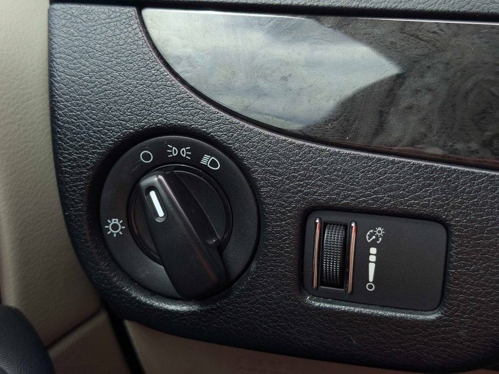 Used 2019 Dodge Grand Caravan SE w/ UConnect Hands-Free Group FWD image 29
