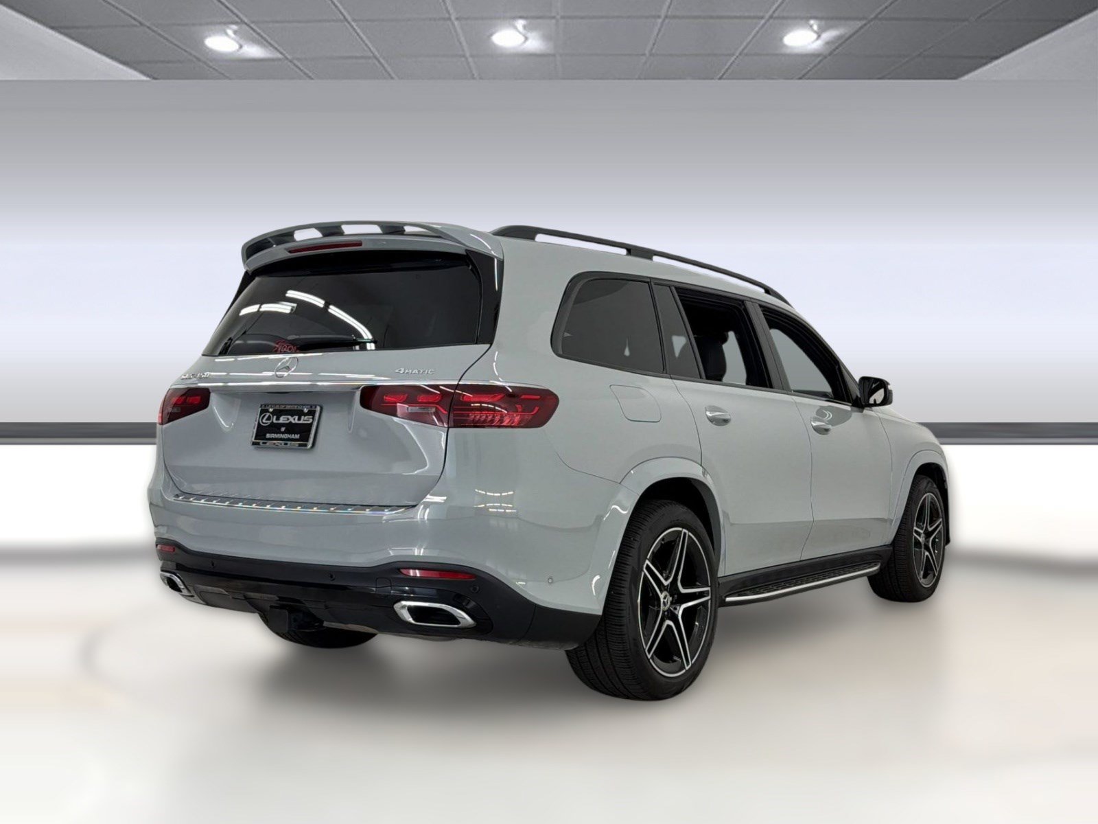 Used 2024 Mercedes-Benz GLS 450 4MATIC image 9