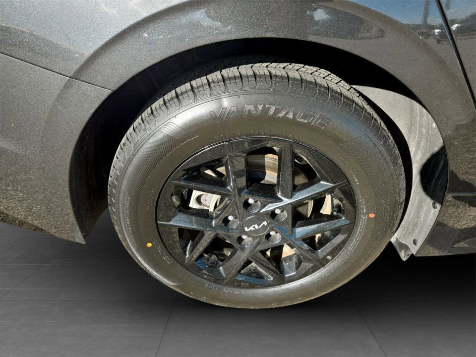 Used 2025 Kia K5 LXS image 34