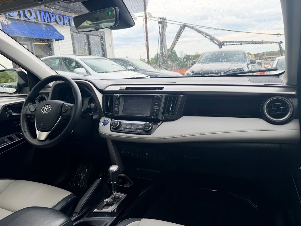 Used 2018 Toyota RAV4 Limited w/ Advanced Technology Package AWD/4WD image 12