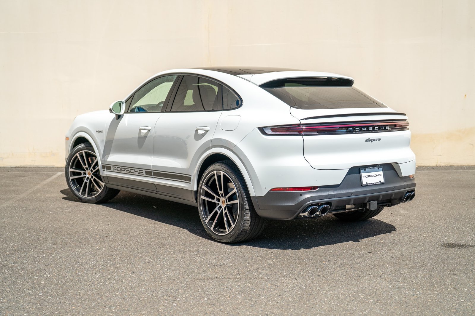 Certified 2025 Porsche Cayenne E-Hybrid Coupe AWD/4WD image 3
