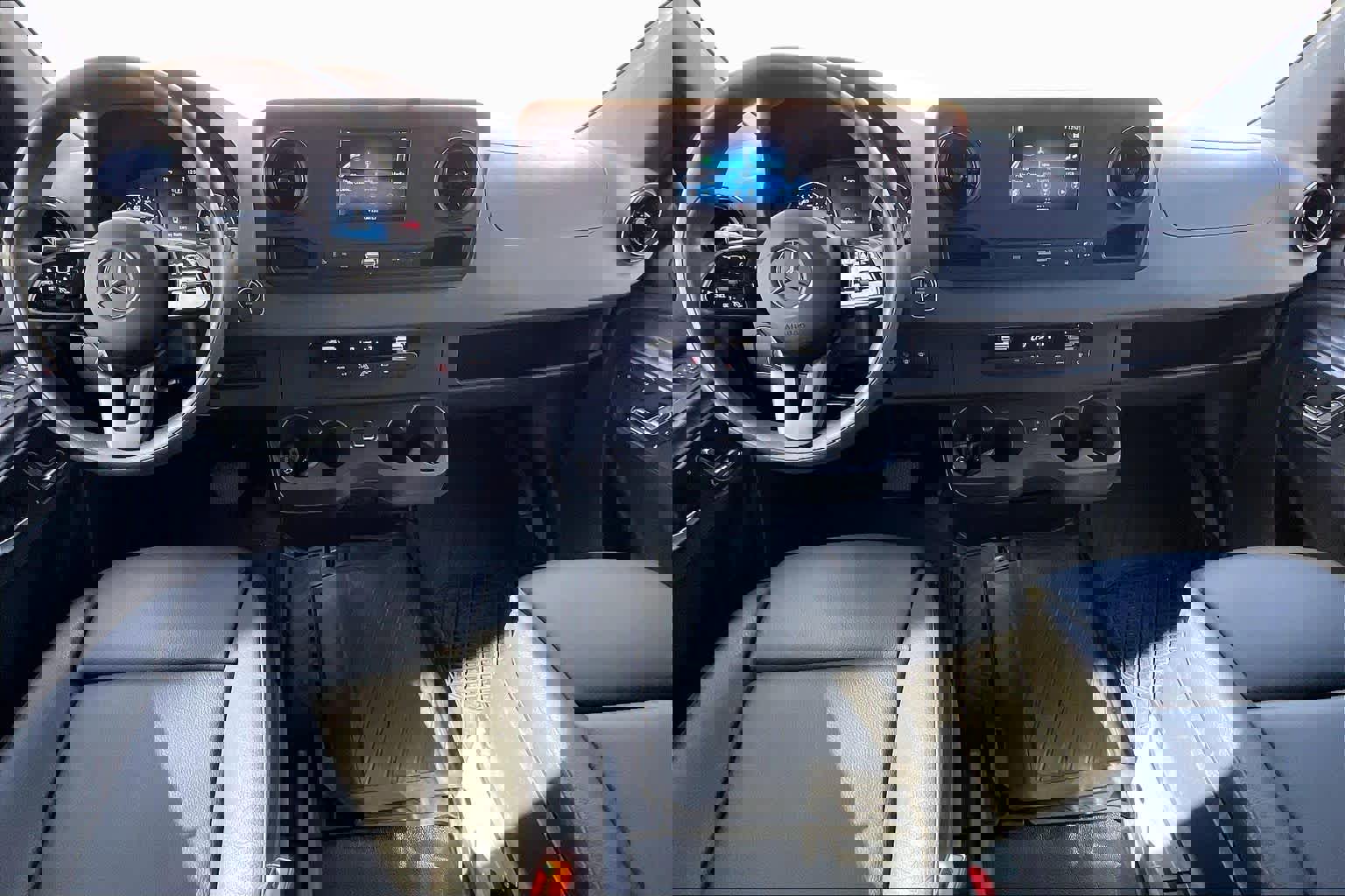 Used 2021 Mercedes-Benz Sprinter 2500 image 16